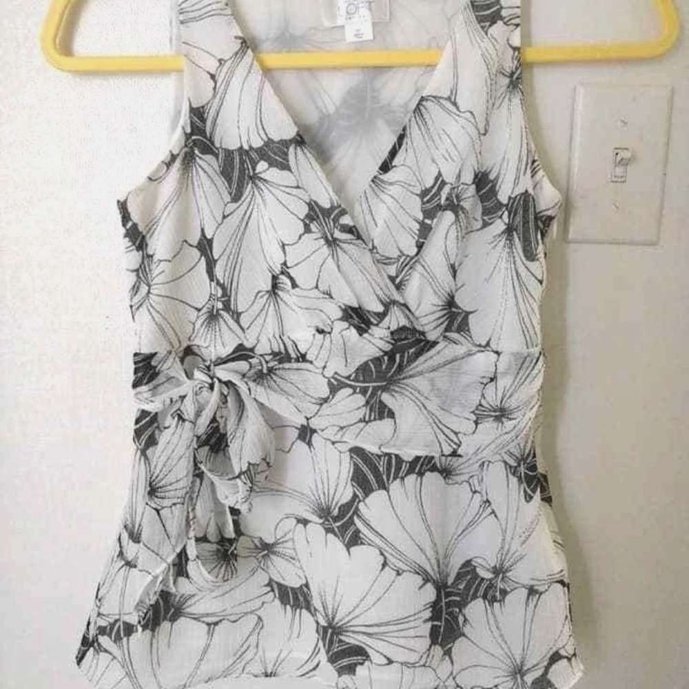 Ann Taylor Loft floral wrap top, size S